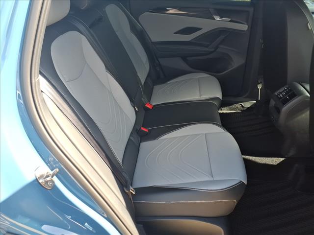 2025 Volkswagen Tiguan SE R-Line Black