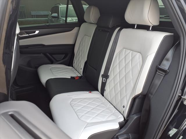 2025 Volkswagen Atlas Cross Sport 2.0T SEL Premium R-Line