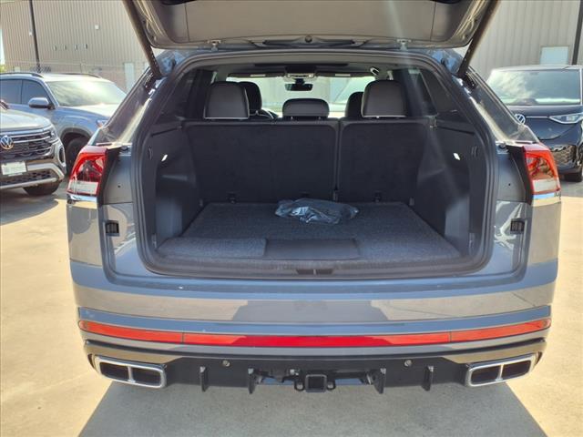 2025 Volkswagen Atlas Cross Sport 2.0T SEL Premium R-Line