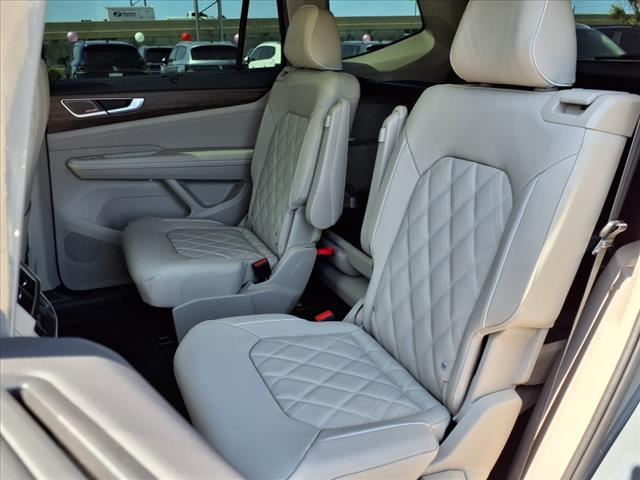 2025 Volkswagen Atlas 2.0T SEL Premium R-Line
