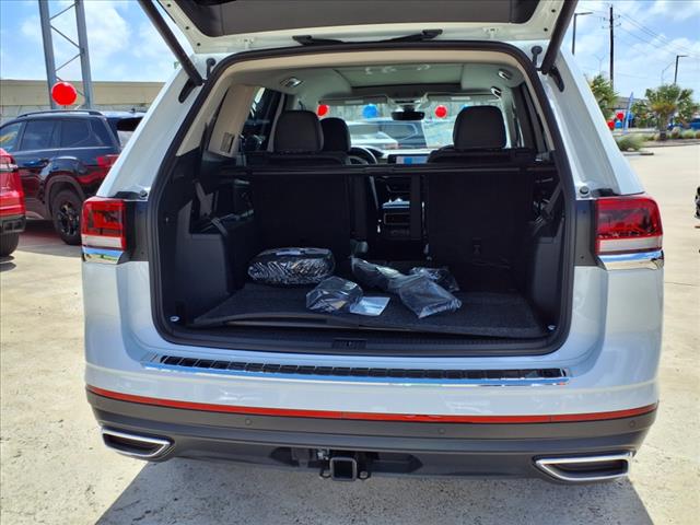 2025 Volkswagen Atlas 2.0T SE w/ Technology
