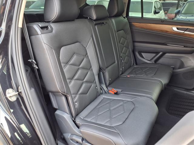 2025 Volkswagen Atlas 2.0T SE w/ Technology