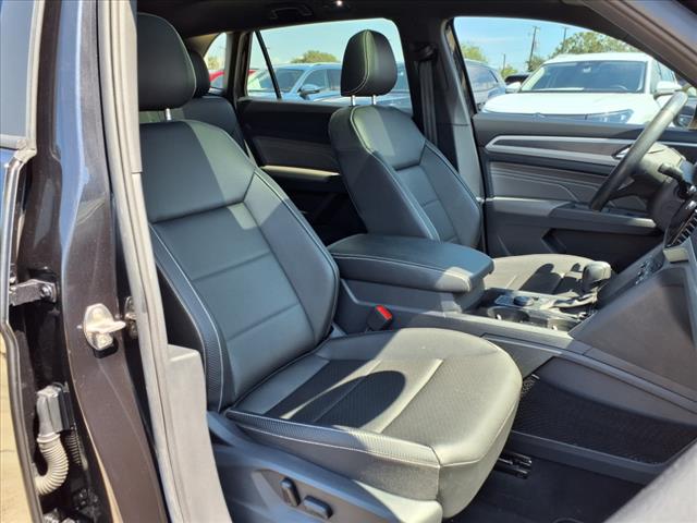 2023 Volkswagen Atlas Cross Sport 3.6 V6 SEL R-Line Black