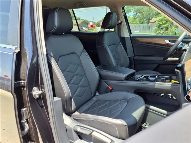 2024 Volkswagen Atlas 2.0T SE w/ Technology