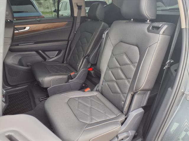 2025 Volkswagen Atlas 2.0T SE w/ Technology