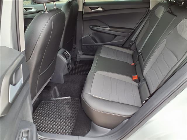 2025 Volkswagen Taos 1.5T SE Black