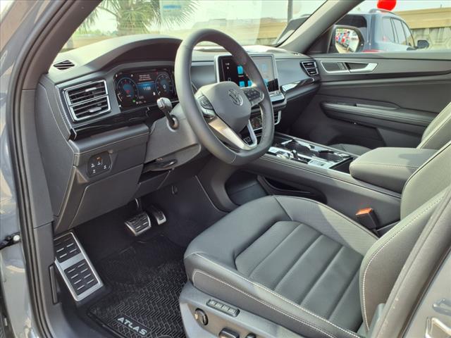 2025 Volkswagen Atlas Cross Sport 2.0T SEL R-Line Black