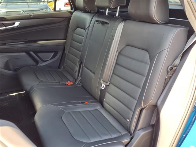 2025 Volkswagen Atlas Cross Sport 2.0T SEL R-Line Black