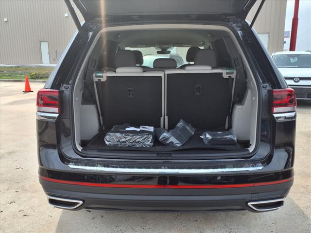 2025 Volkswagen Atlas 2.0T SE