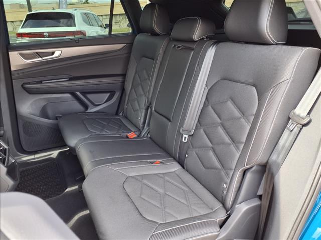 2025 Volkswagen Atlas Cross Sport 2.0T SE w/ Technology