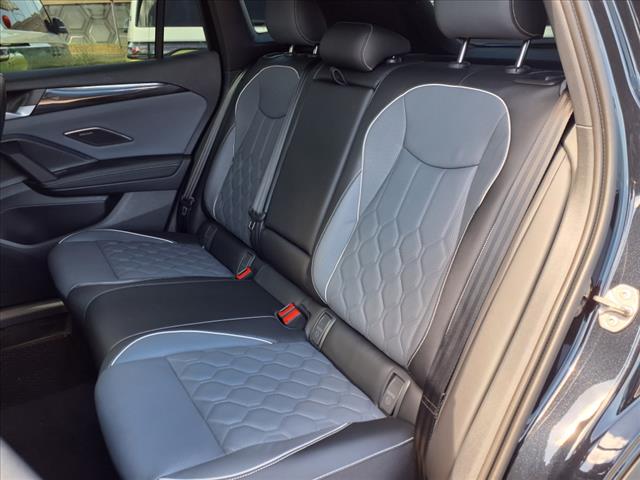 2025 Volkswagen Tiguan 2.0T SEL R-Line
