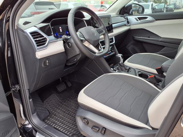2025 Volkswagen Taos 1.5T SE