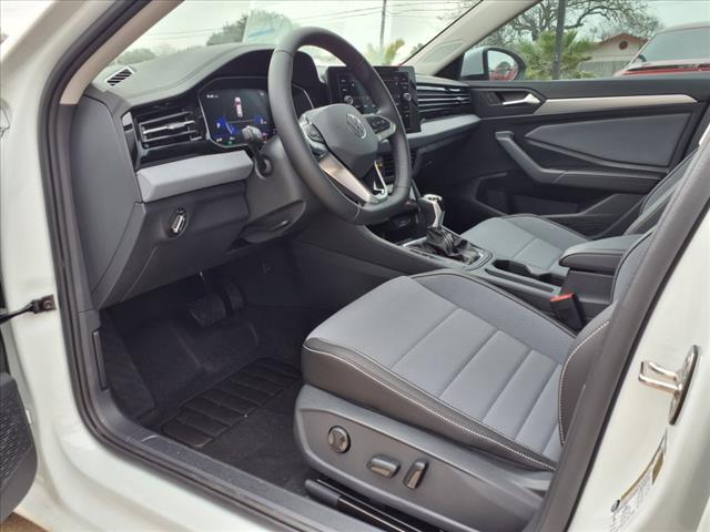 2025 Volkswagen Jetta 1.5T SE
