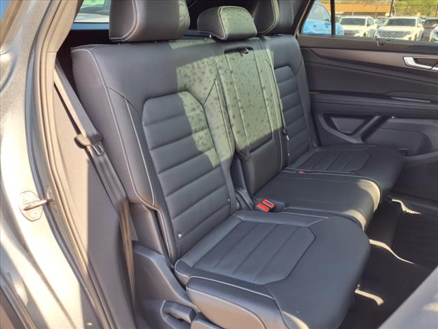 2025 Volkswagen Atlas Cross Sport 2.0T SEL
