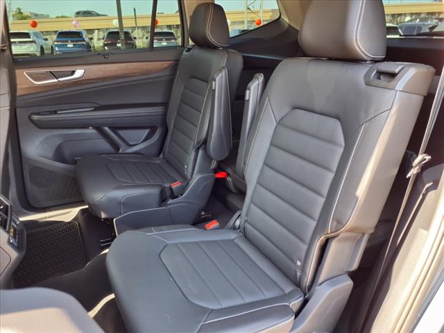 2025 Volkswagen Atlas 2.0T SEL