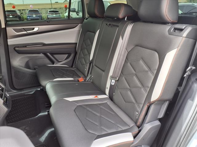 2025 Volkswagen Atlas 2.0T Peak Edition