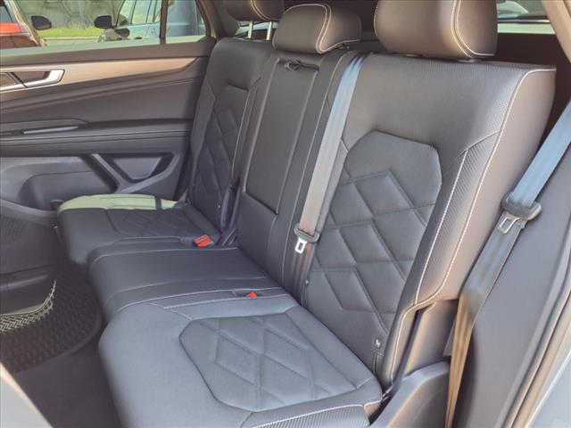 2025 Volkswagen Atlas Cross Sport 2.0T SE