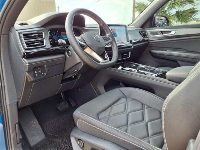 2025 Volkswagen Atlas Cross Sport 2.0T SE w/ Technology