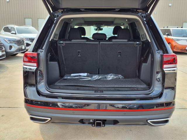 2025 Volkswagen Atlas 2.0T SE w/ Technology