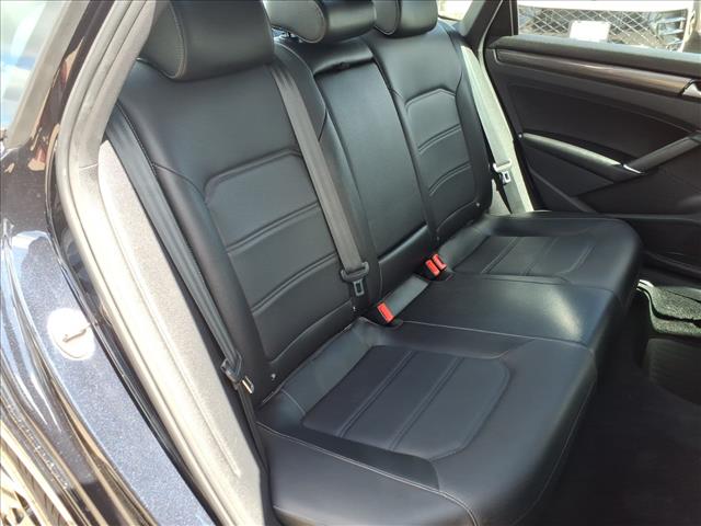 2022 Volkswagen Passat 2.0T R-Line