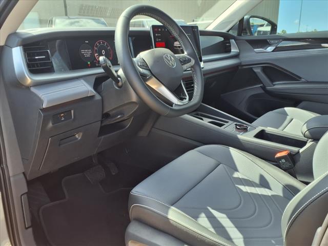 2025 Volkswagen Tiguan 2.0T SE