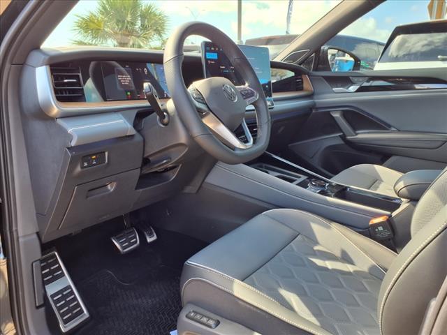 2025 Volkswagen Tiguan 2.0T SEL R-Line