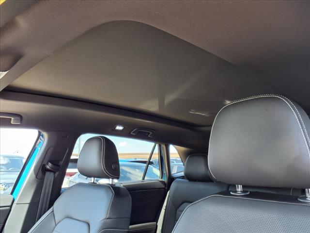 2025 Volkswagen Atlas Cross Sport 2.0T SEL R-Line Black