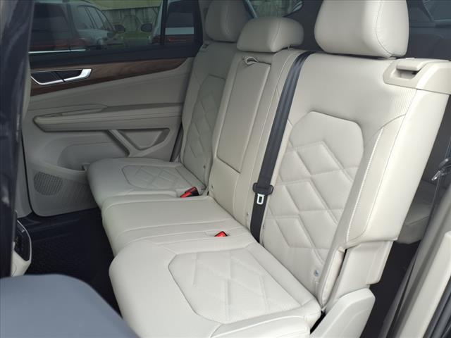 2025 Volkswagen Atlas 2.0T SE
