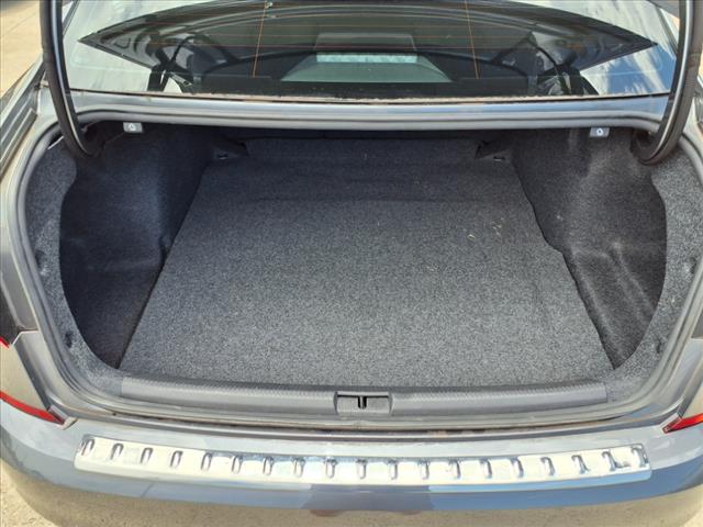 2022 Volkswagen Passat 2.0T R-Line