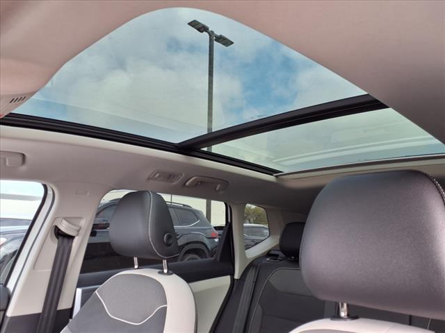 2025 Volkswagen Taos 1.5T SE