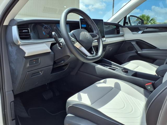 2025 Volkswagen Tiguan 2.0T SE
