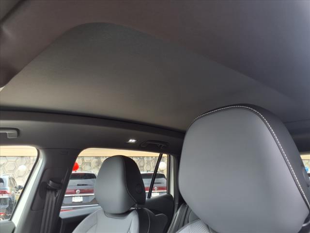 2025 Volkswagen Tiguan 2.0T SE R-Line Black