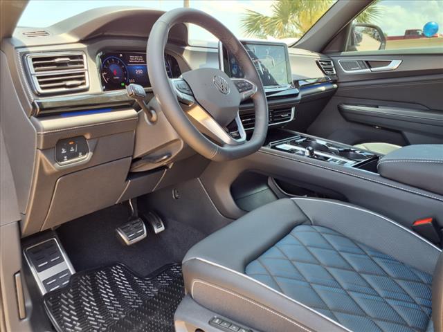 2025 Volkswagen Atlas Cross Sport 2.0T SEL Premium R-Line
