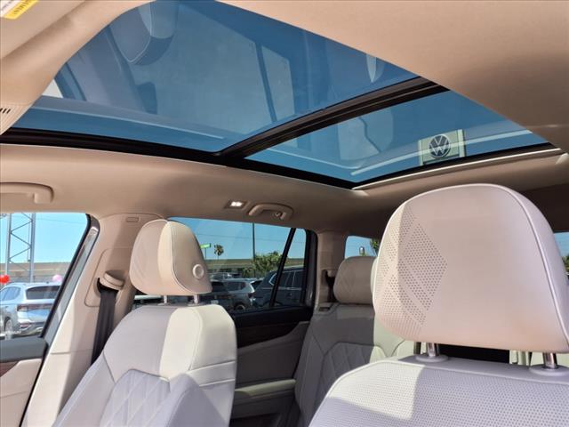 2025 Volkswagen Atlas 2.0T SEL Premium R-Line