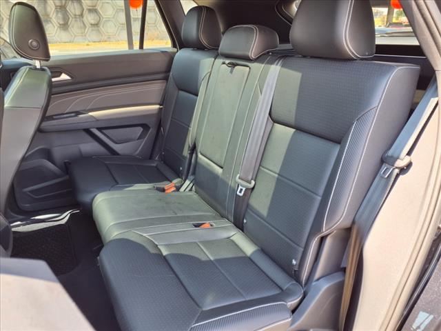 2023 Volkswagen Atlas Cross Sport 3.6 V6 SEL R-Line Black