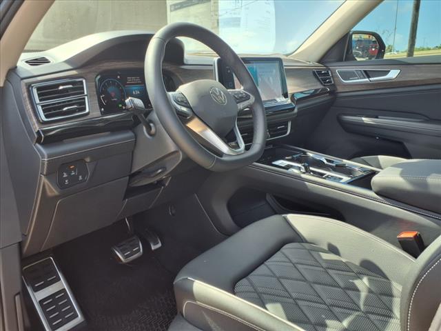 2025 Volkswagen Atlas 2.0T SEL Premium R-Line