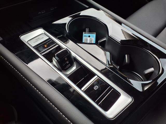 2025 Volkswagen Atlas 2.0T SE w/ Technology