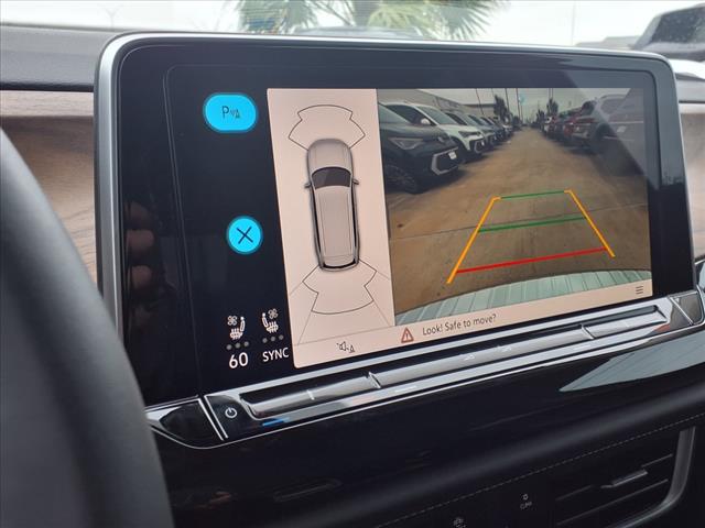 2025 Volkswagen Atlas 2.0T SE w/ Technology