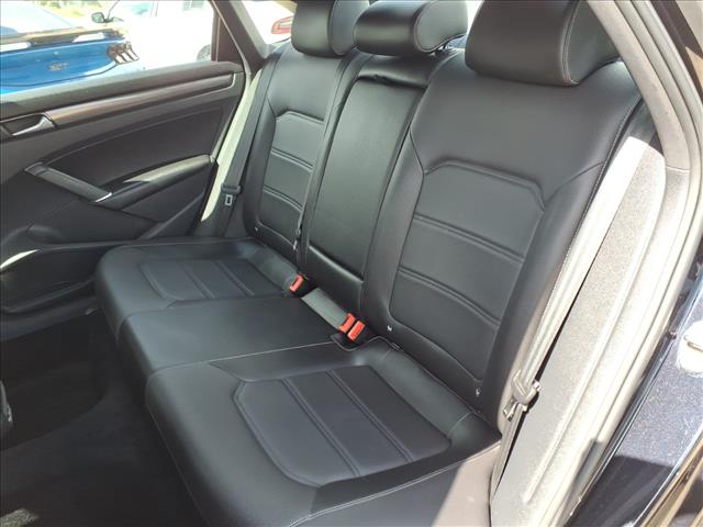 2022 Volkswagen Passat 2.0T R-Line