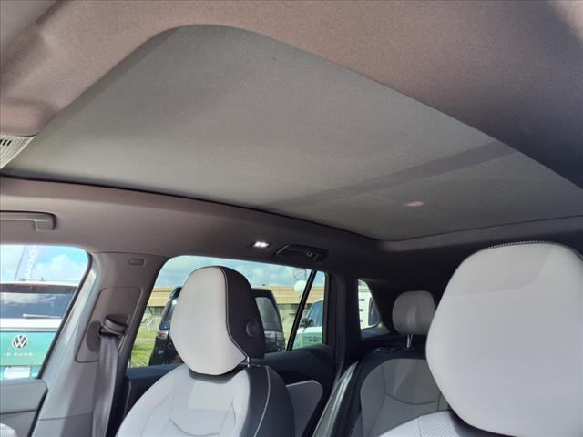 2025 Volkswagen Tiguan 2.0T SE R-Line Black