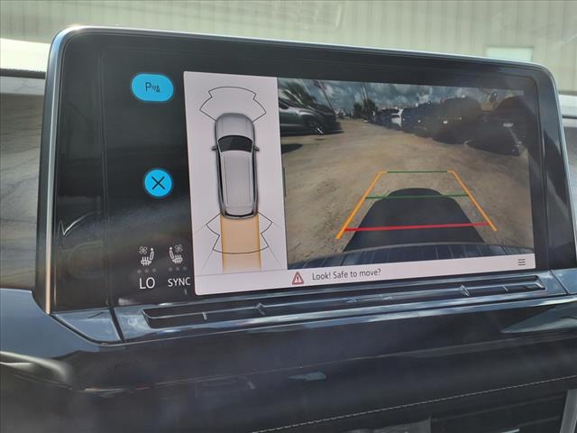 2025 Volkswagen Atlas 2.0T SE w/ Technology