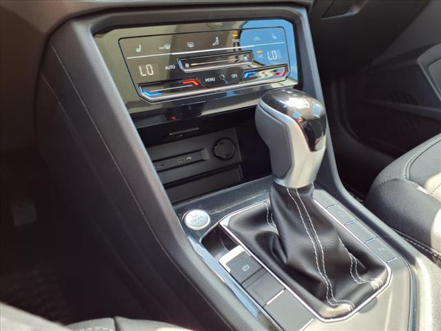 2025 Volkswagen Taos 1.5T SE Black