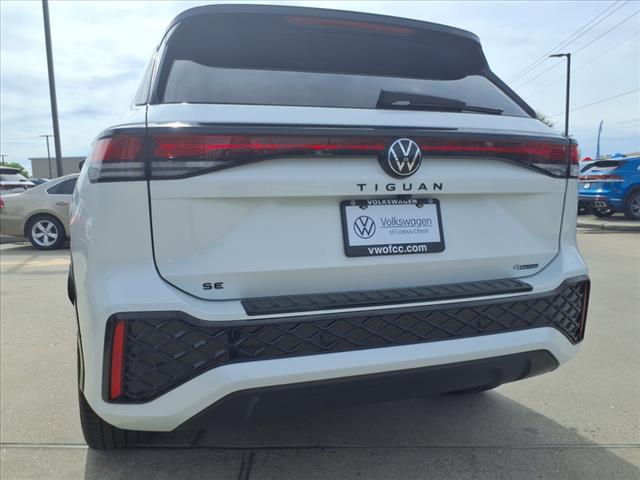 2025 Volkswagen Tiguan 2.0T SE R-Line Black