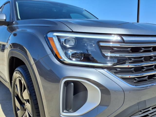 2025 Volkswagen Atlas 2.0T SE w/ Technology