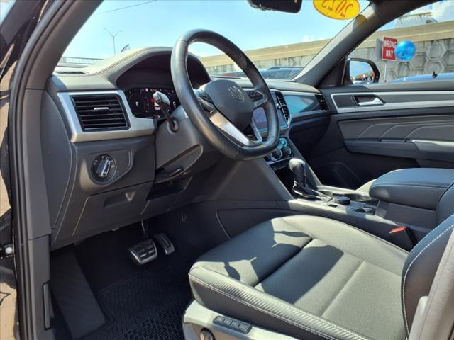 2023 Volkswagen Atlas Cross Sport 3.6 V6 SEL R-Line Black