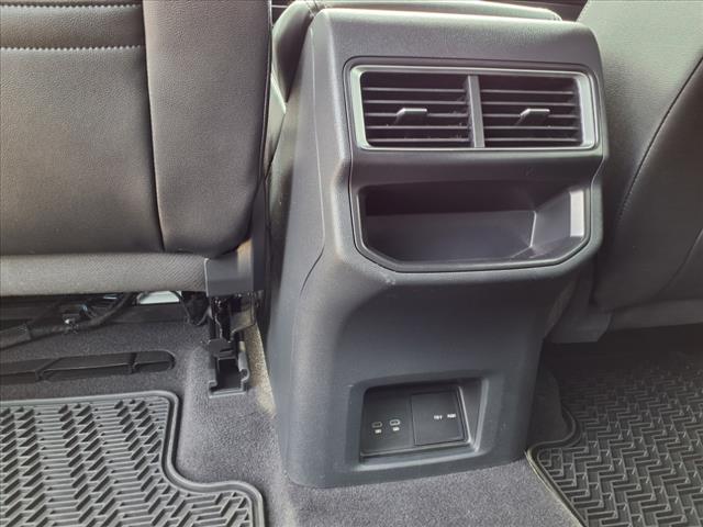 2024 Volkswagen Atlas Cross Sport 2.0T SE w/ Technology