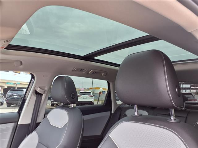 2024 Volkswagen Taos 1.5T SEL