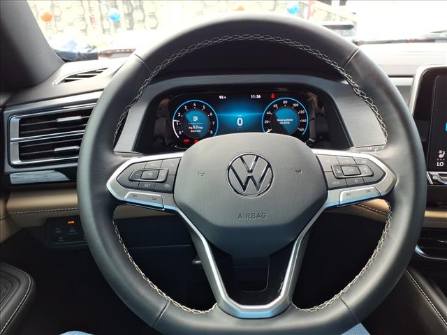 2025 Volkswagen Atlas Cross Sport 2.0T SE w/ Technology