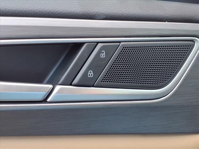 2025 Volkswagen Atlas Cross Sport 2.0T SE w/ Technology