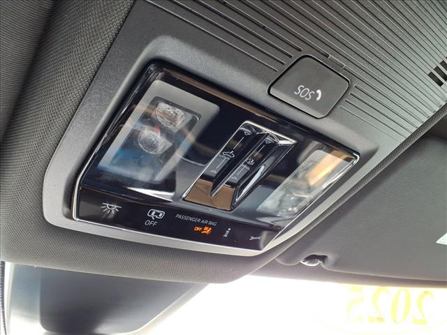 2025 Volkswagen Atlas Cross Sport 2.0T SE w/ Technology